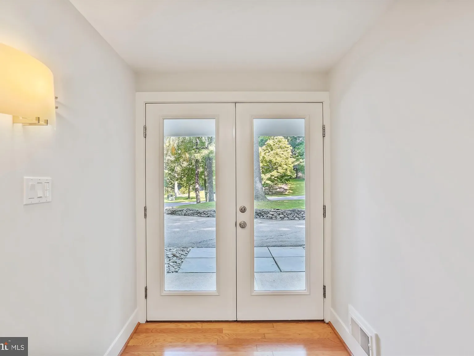 4 bed, 468 sqft, $4,975 — Photo 3