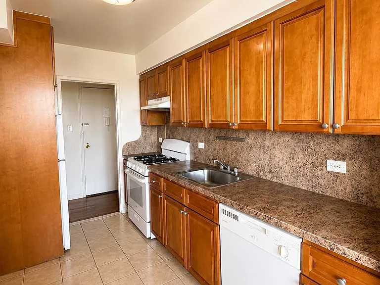 162-15 Highland Ave #7E — Photo 3