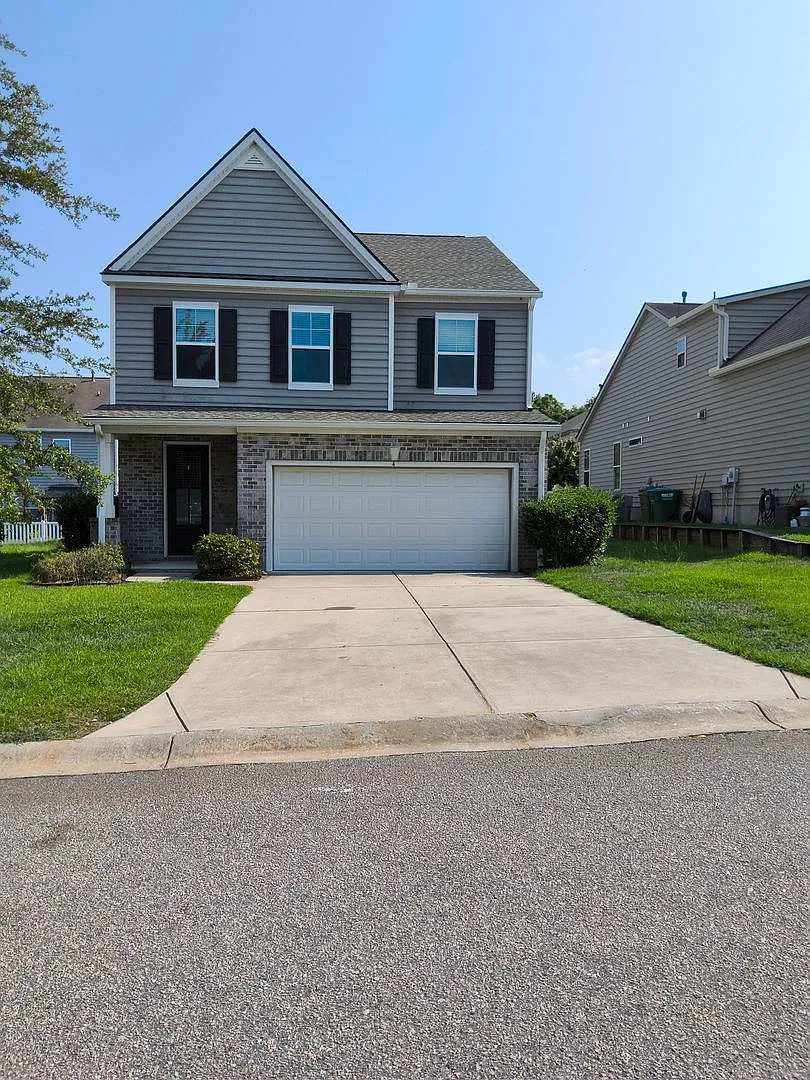 Picket Fences, The Perfect Place to Call Home — Photo 2