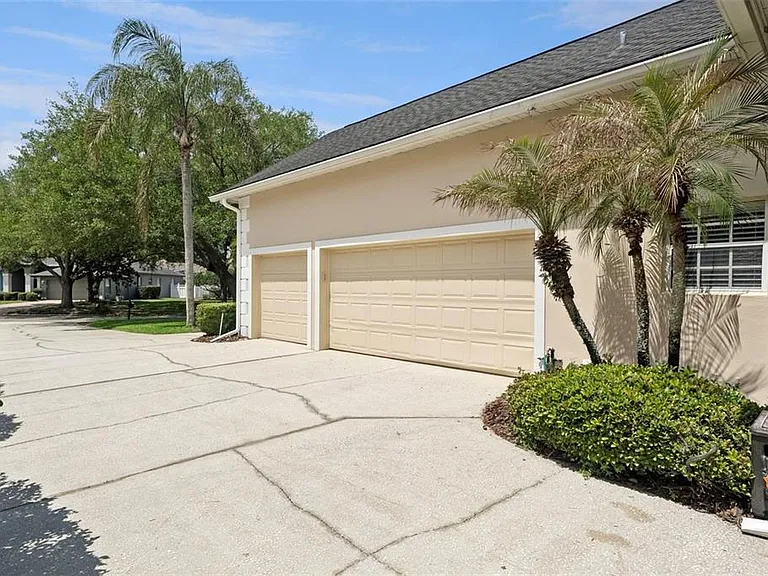 3865 Winding Lake Cir — Photo 42