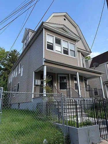 26 Alexander St #2 Photo 1