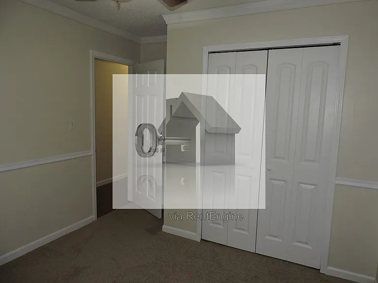 7823 Dartmoor Dr — Photo 17