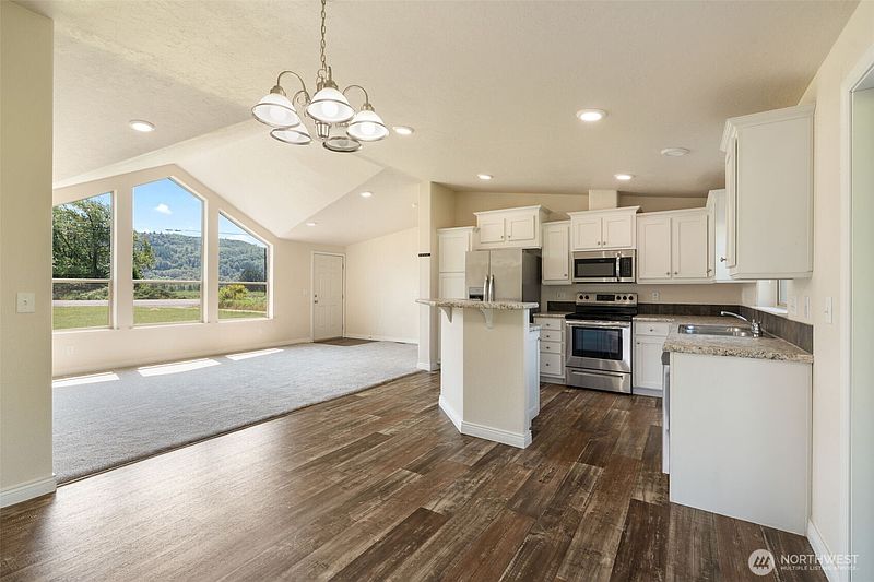 3rd image of 216 Mossyrock Road W