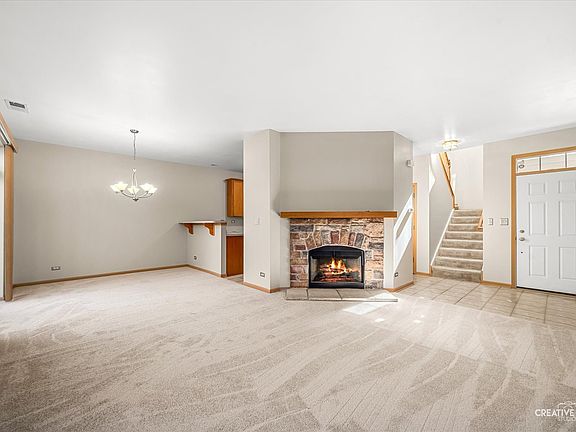 4th image of 449 Dancer Ln