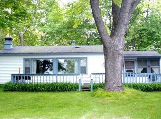 W378S3499 Lake Dr, Dousman, WI 53118