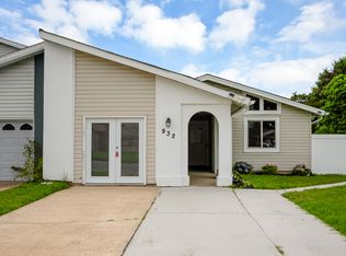 932 Fern Ridge Rd, Virginia Beach, VA 23452