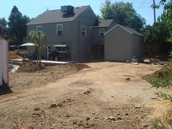4th image of 7941 Sunset Ave