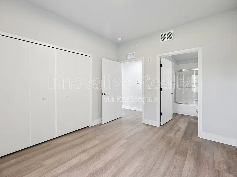 Las Palmas Apartments — Photo 55