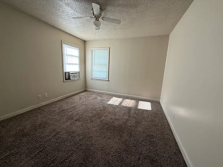 3250 College St — Photo 6