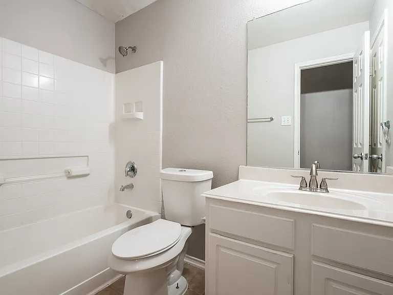 1235 Sweetwater Dr — Photo 15