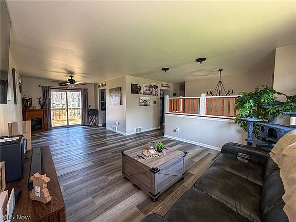 4th image of 165 Winter Ln