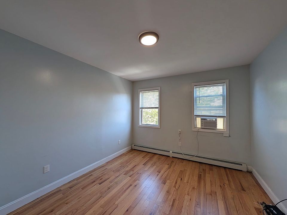 2nd image of 165 Hopkins Ave APT 12