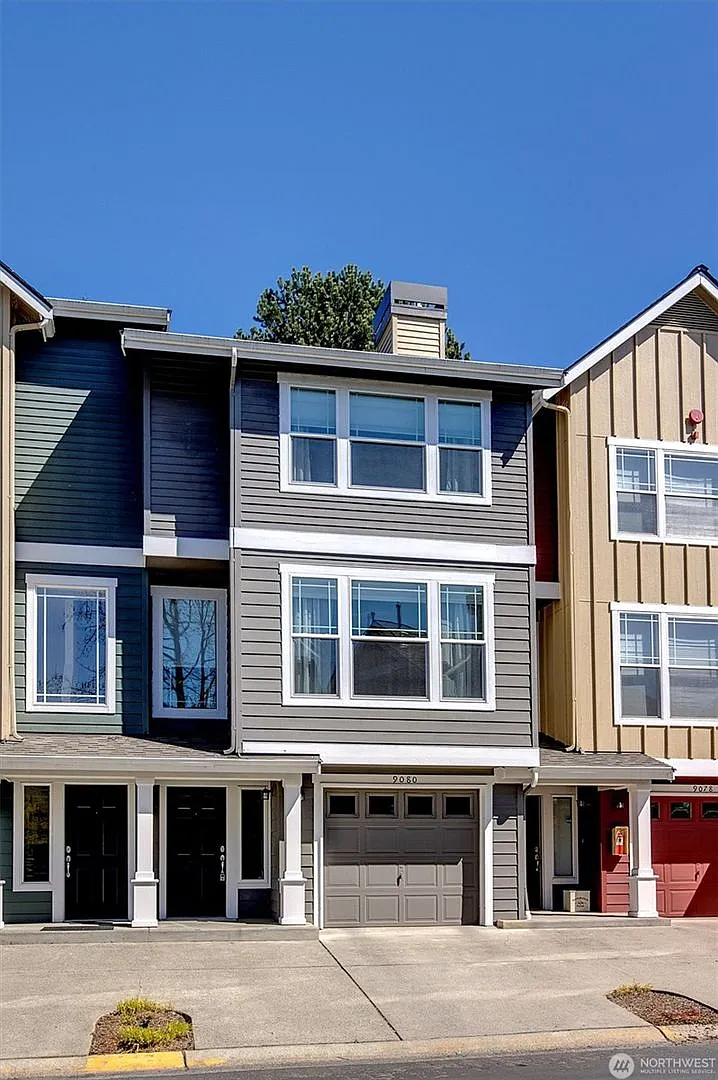 2Bd/2.25Ba Redmond Townhome — Photo 1