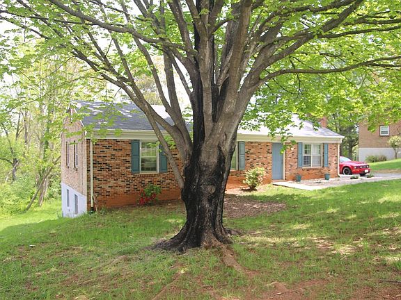 2nd image of 104 Hillview Dr