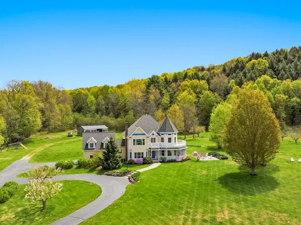 302 Ledge Hill Drive, Georgia, VT 05478