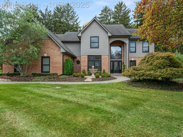 11431 Sandalwood Dr, Plymouth, MI 48170
