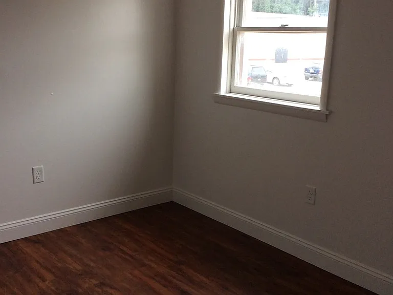 1040 W Princess St #5 — Photo 7