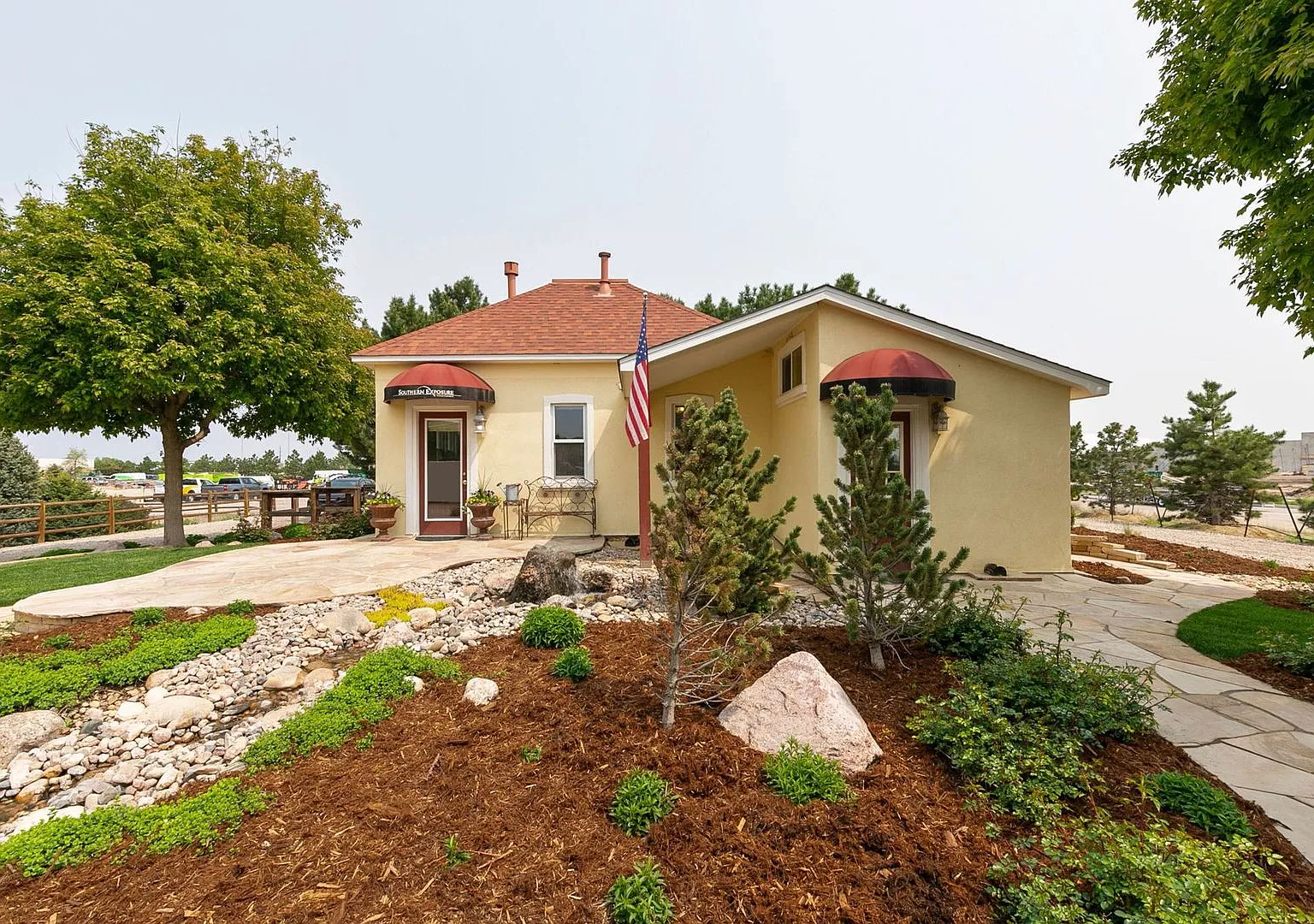 745 Jackson Court — Photo 2