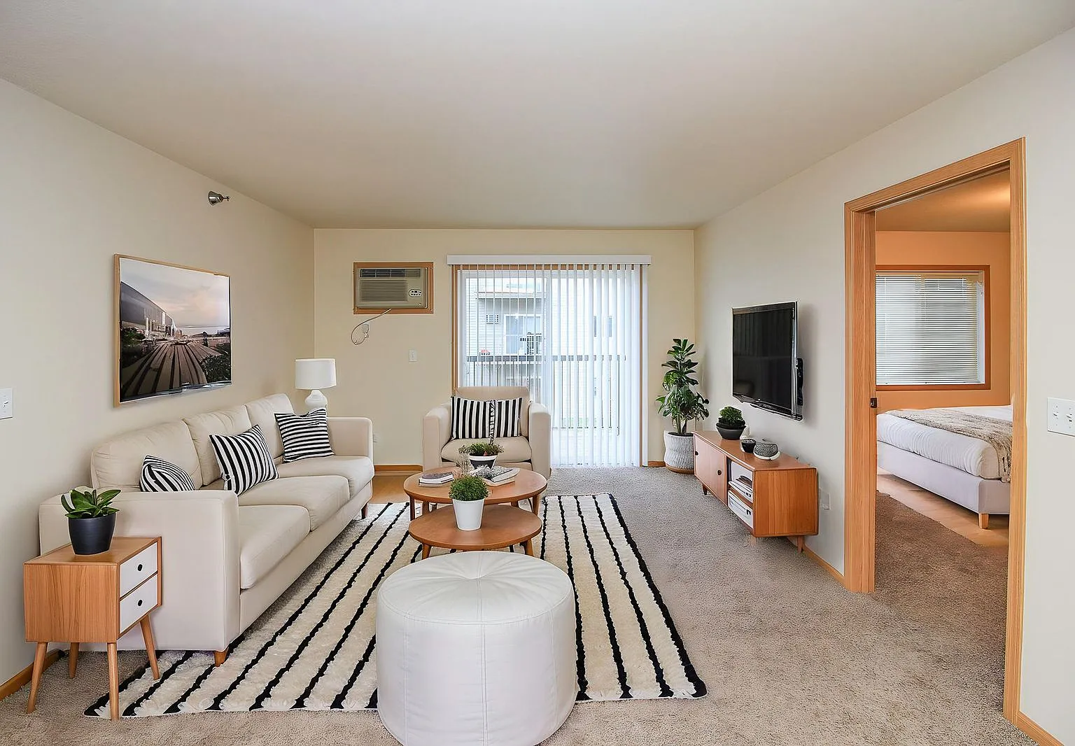 Hidden Point Apartments — Photo 1