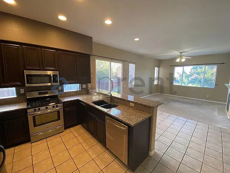 4591 Mount Bachelor Dr — Photo 6