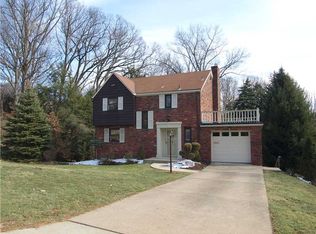 4832 Rolling Hills Rd, Pittsburgh, PA 15236