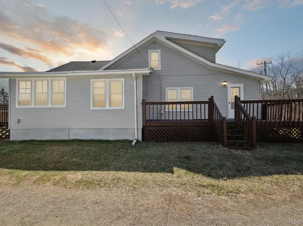 7133 Belleville Rd, Van Buren Township, MI 48111