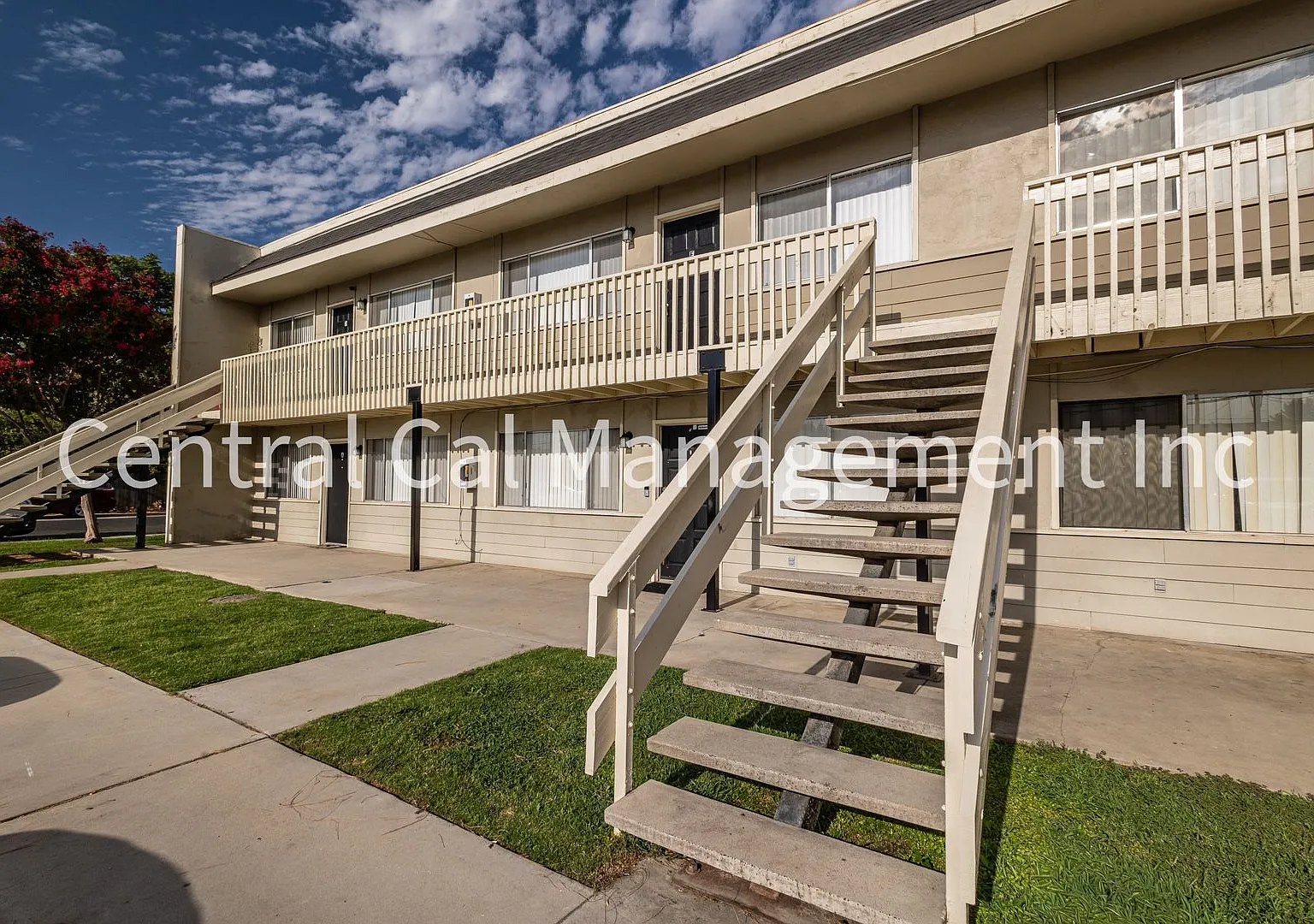 4008 Fishering Drive — Photo 2