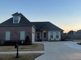 16028 Greycliff Ave, Pride, LA 70770