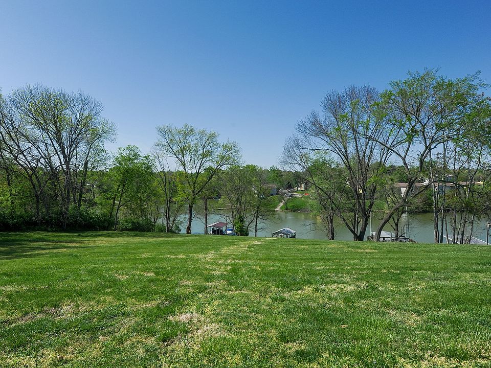 1st image of 128 Lakeview Dr