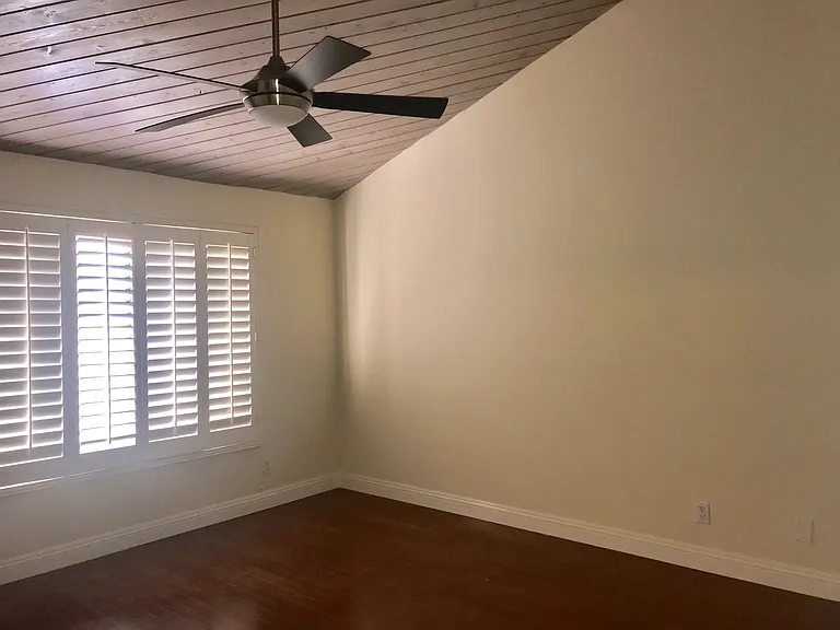 17807 Devonshire St #4 — Photo 16