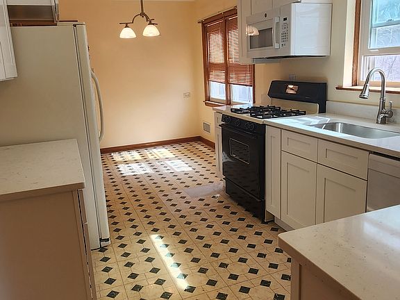4th image of 8756 S Saginaw Ave #2