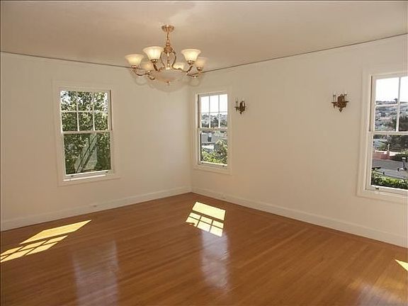 5th image of 75 Cerritos Ave