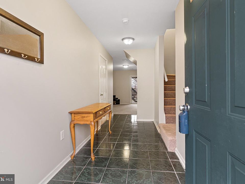 1st image of 21 Boggs Ln
