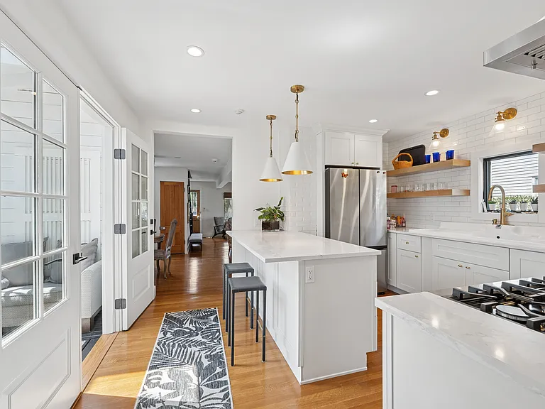 221 Division St — Photo 11