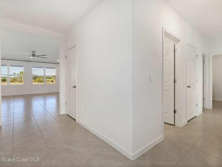 5072 Alabaster Dr — Photo 8