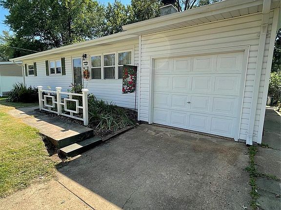 2nd image of 2270 Pheasant Dr