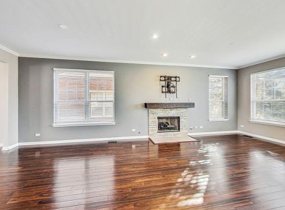 2nd image of 384 W Wood St
