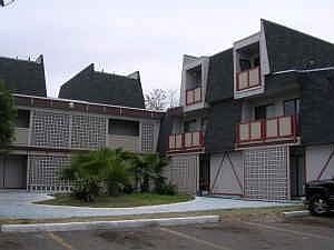 2nd image of 1212 E Dallas Ave