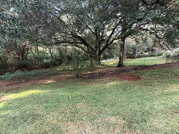 4th image of 2602 Meadowview Dr