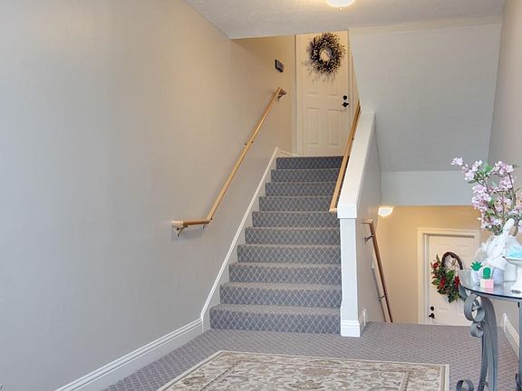 3rd image of 3800 Rosemont Blvd APT 103H