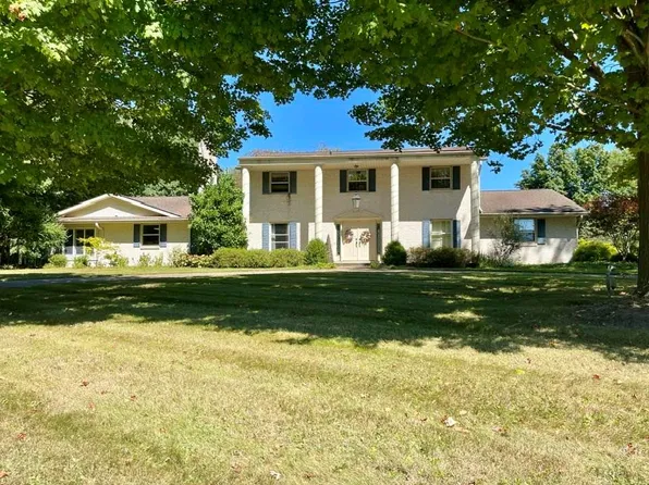1 Whitnauer Dr, Lexington, OH 44904