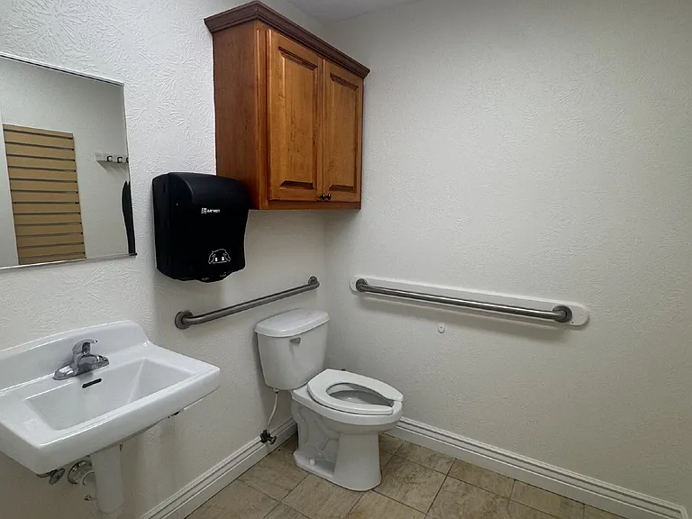 2907 Nederland Ave — Photo 14