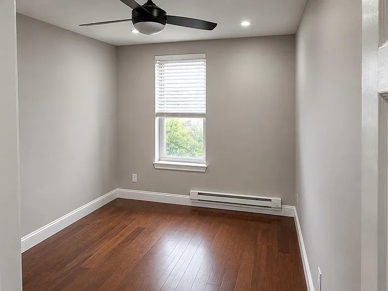 427 W Girard Ave #3 — Photo 5