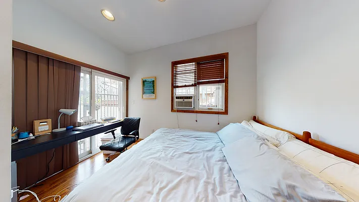 Rented by Bond New York | media 15