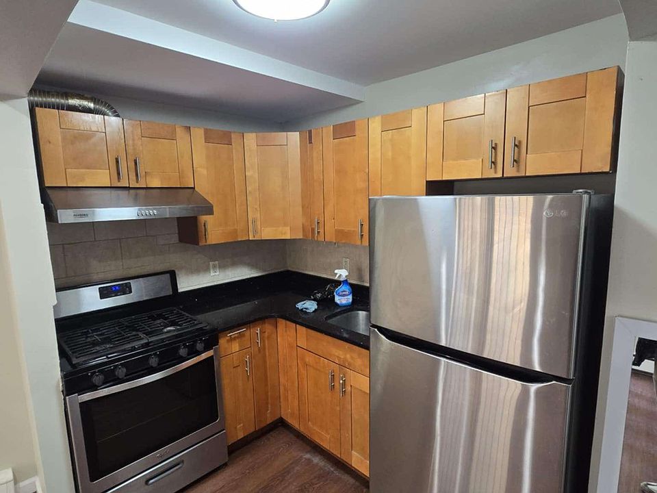 1st image of 2005 38th St #1