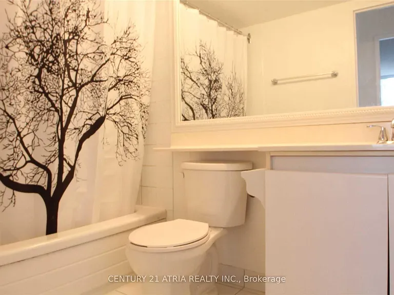 24 Wellesley St W #905 — Photo 14