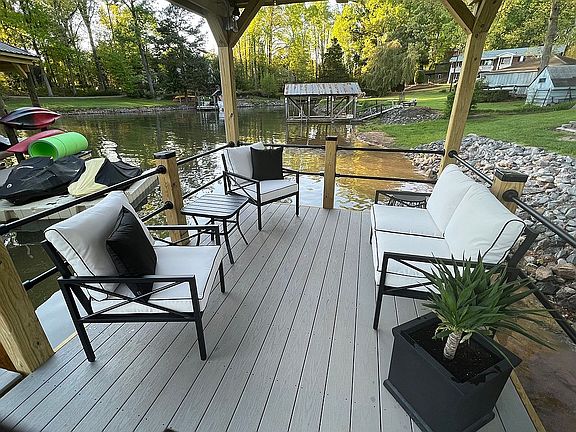 5th image of 130 Elysian Dr