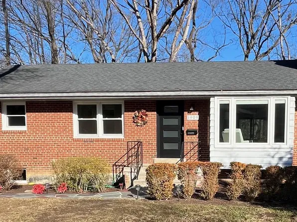 5909 Kelley Ct, Alexandria, VA 22312