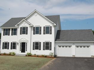 2 Claire St #63, Merrimack, NH 03054