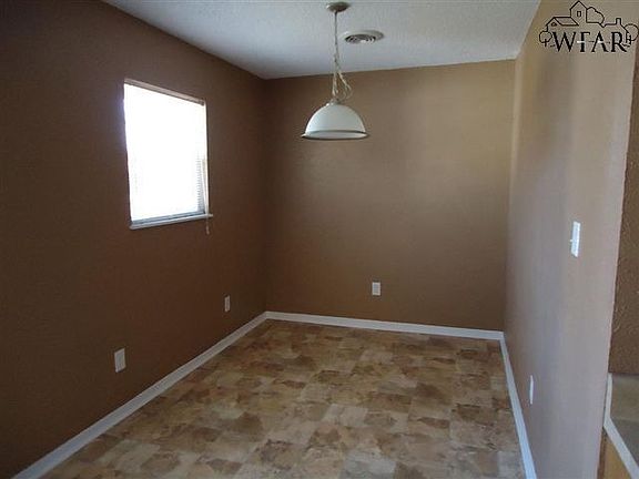 4th image of 2904 Boren Ave